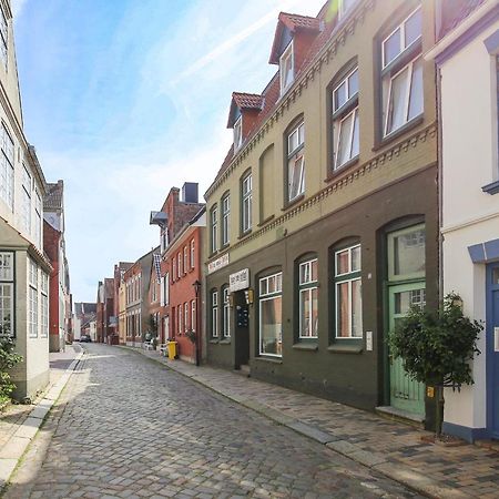 Altes Kontorhaus Kajuete Apartment Husum  Exterior photo